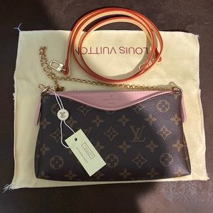 NWT LV Purse